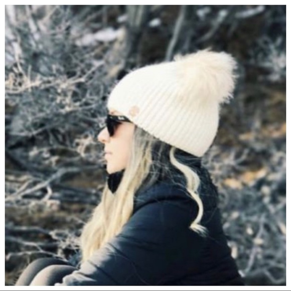 So Soft warm feeling Beanie - Picture 3 of 4